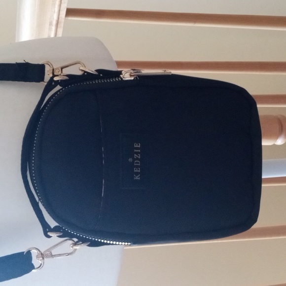 Kedzie Bags Kedzie Crossbody 2 Compartments Exterior Slip Pocket Interior Zipper Pocket
